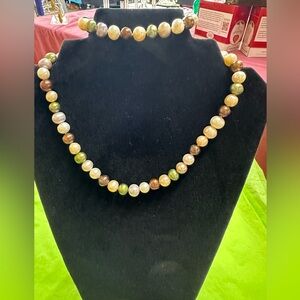 Elegant Multicolor fresh water pearl Necklace and bracelet.